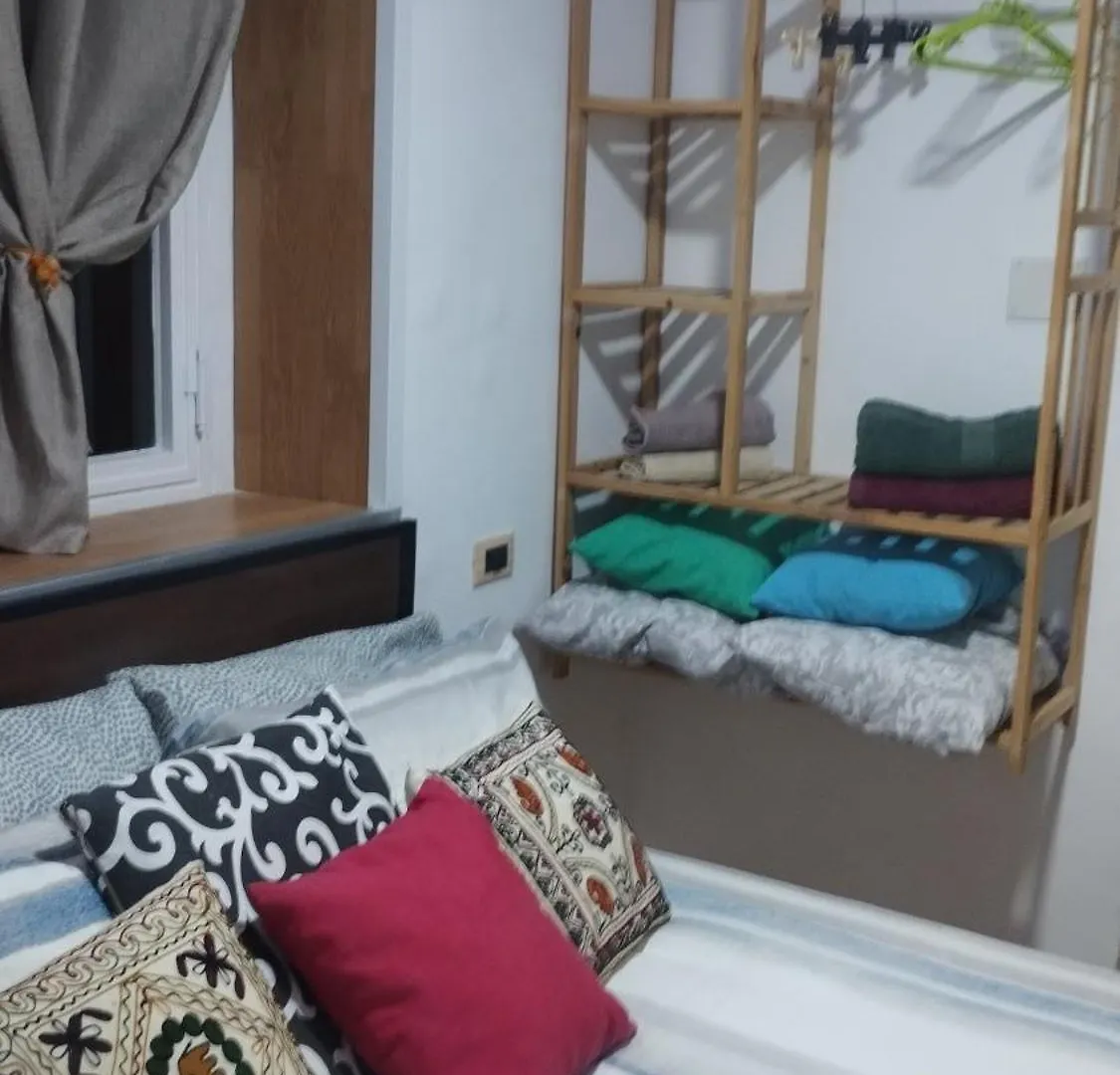 Very Smail House Augusta Apartment