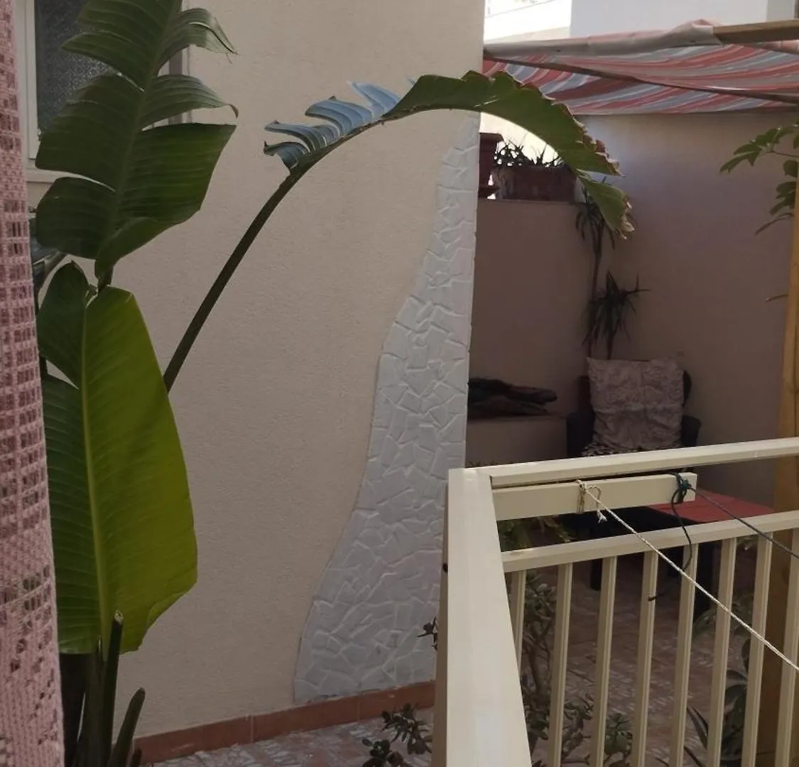 Very Smail House Augusta Apartment